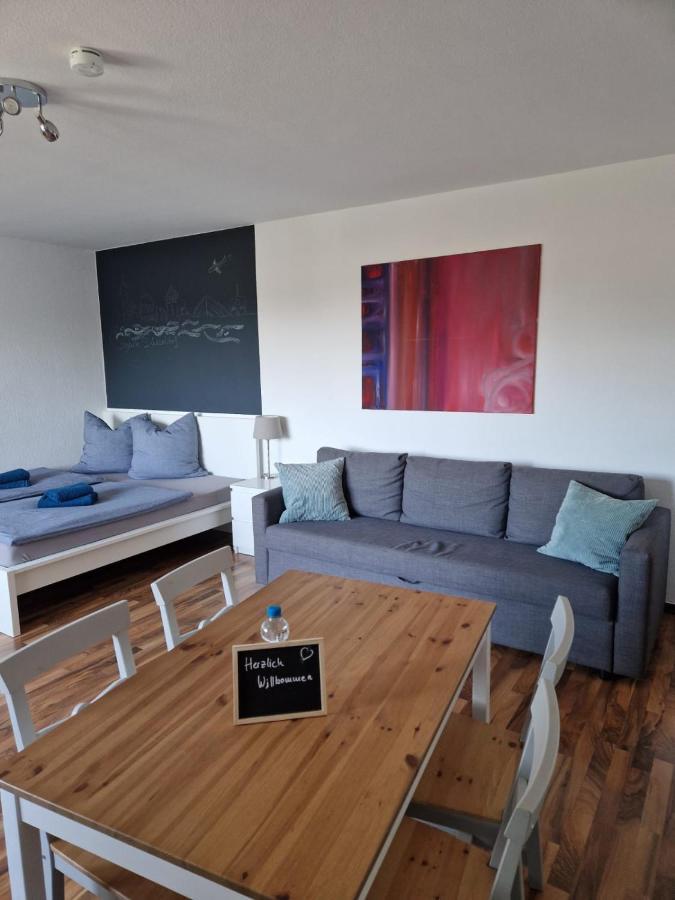Well Located Flat With Balcony Lägenhet Düsseldorf Exteriör bild