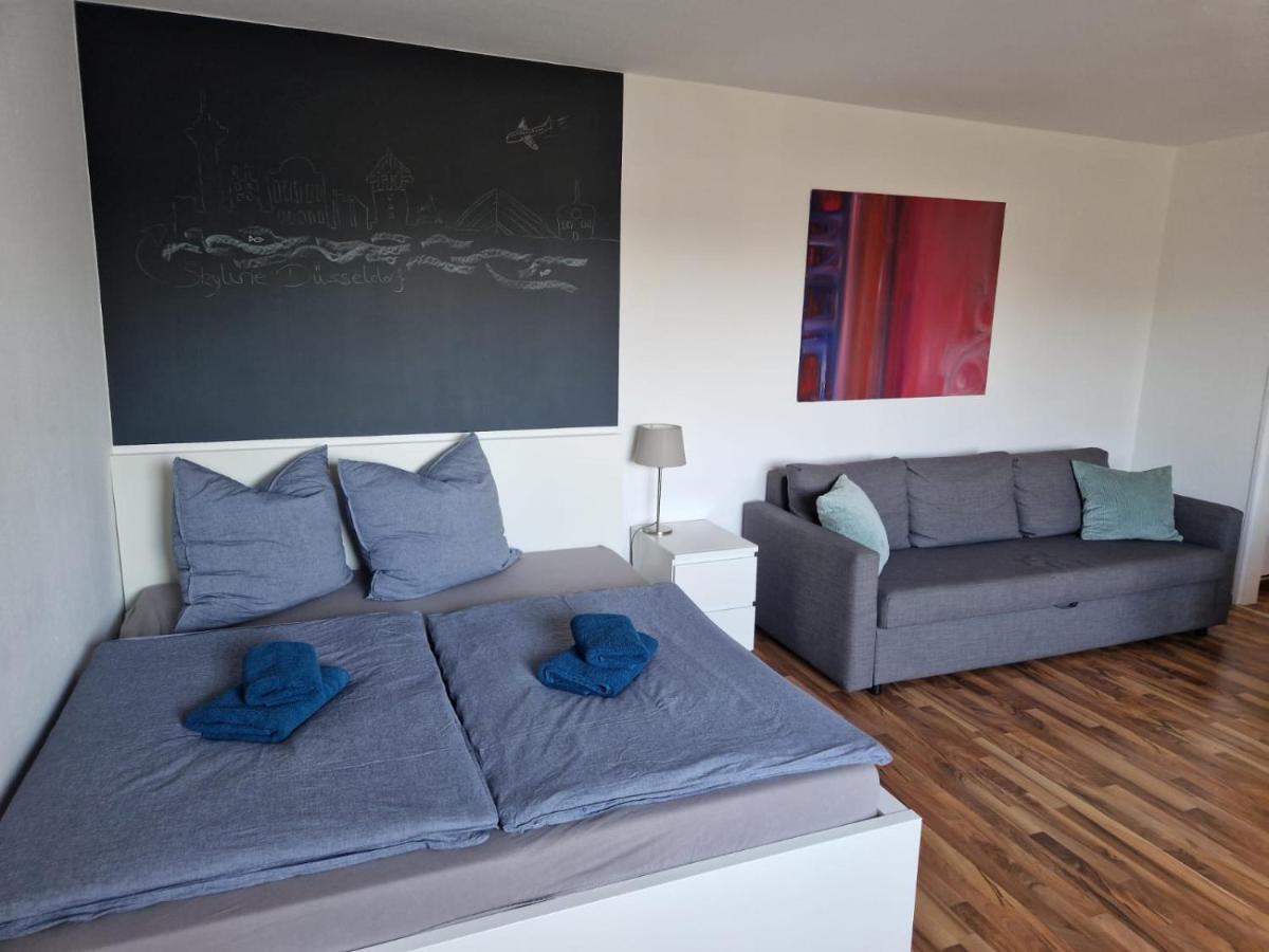 Well Located Flat With Balcony Lägenhet Düsseldorf Exteriör bild